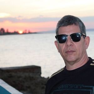 Meet your Posher, Lázaro